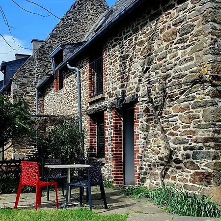 L'auberge De La Porte بيت ريفي